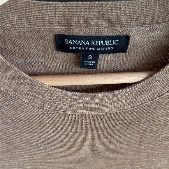 Banana Republic Extra fine Merino Wool Women's Brown Crewneck Sweater - Picture 2 of 5